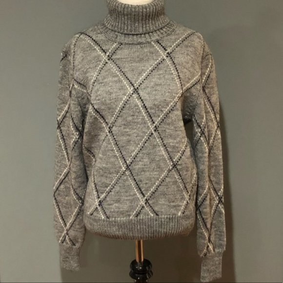 Stile Benetton gray argyle turtleneck sweater. Size Medium. - Picture 1 of 8